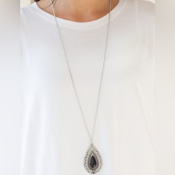 Set! Long silver tone chain with western pendant black stone accent - Picture 1 of 3